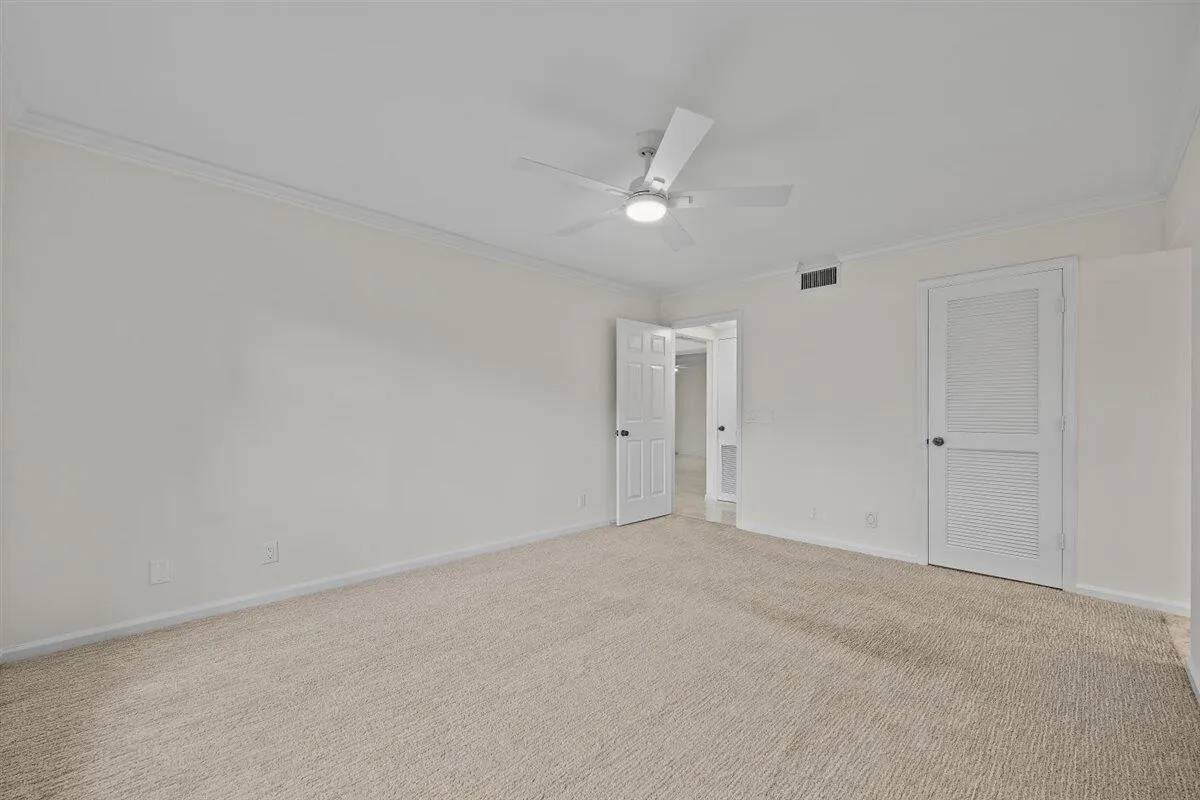 Flexible Living or Bedroom Space