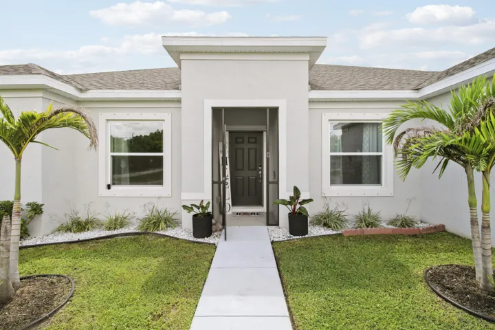 Elegant Front Entryway