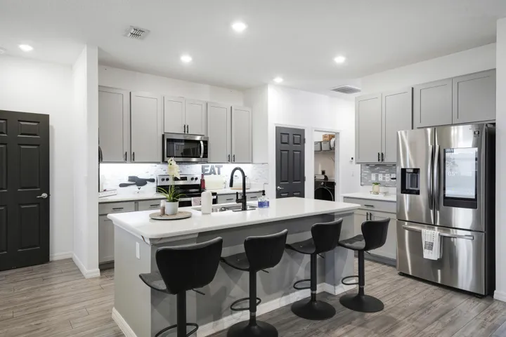 Modern Kitchen with Breakfast Bar