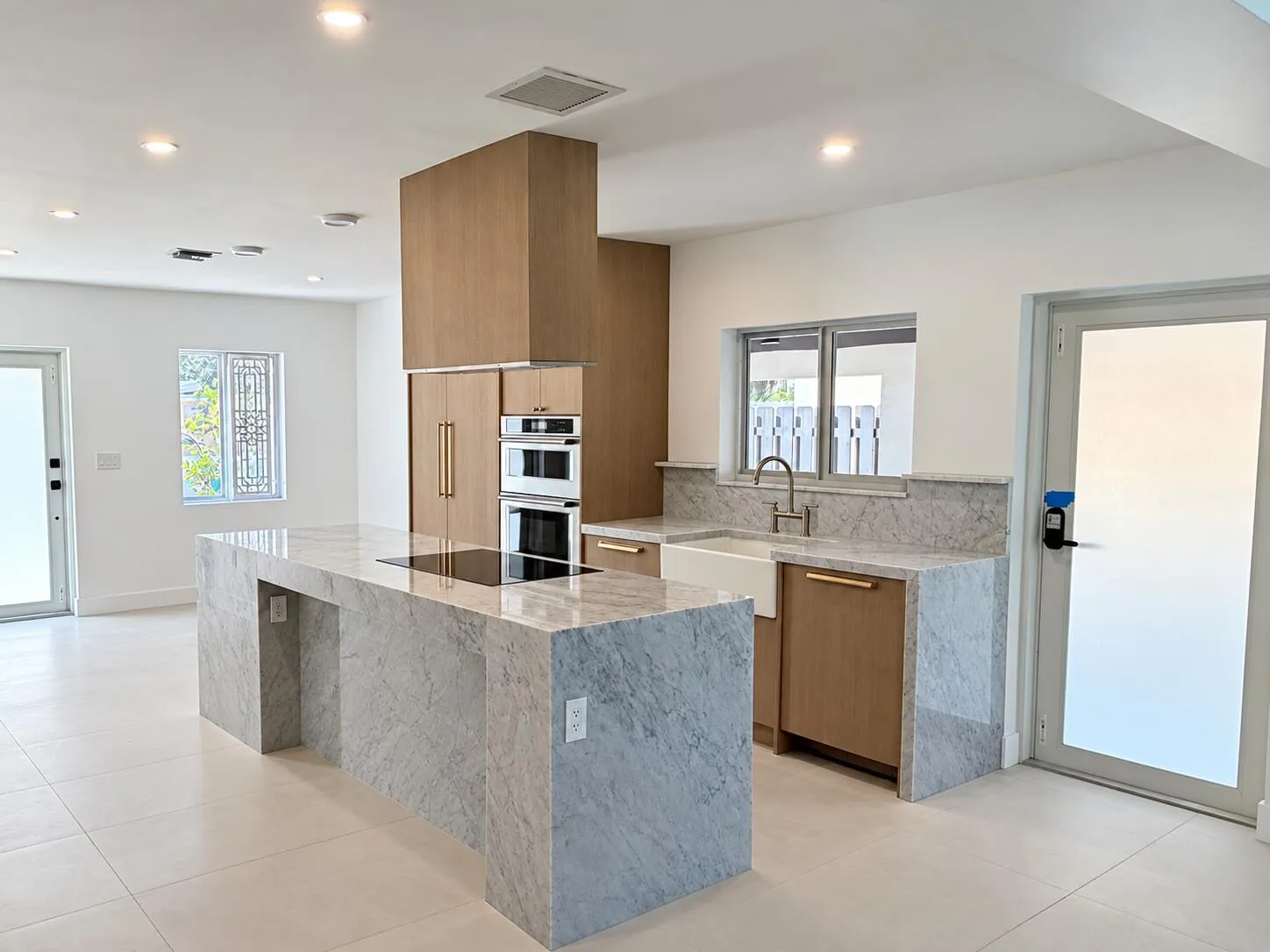 High-end finishes surrounded in marble