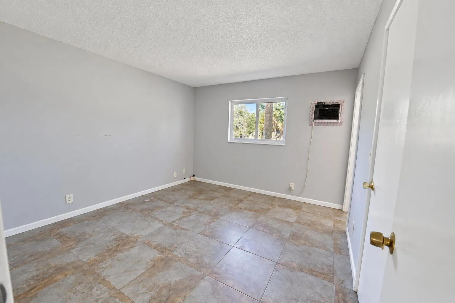 220 unit 3 bedroom