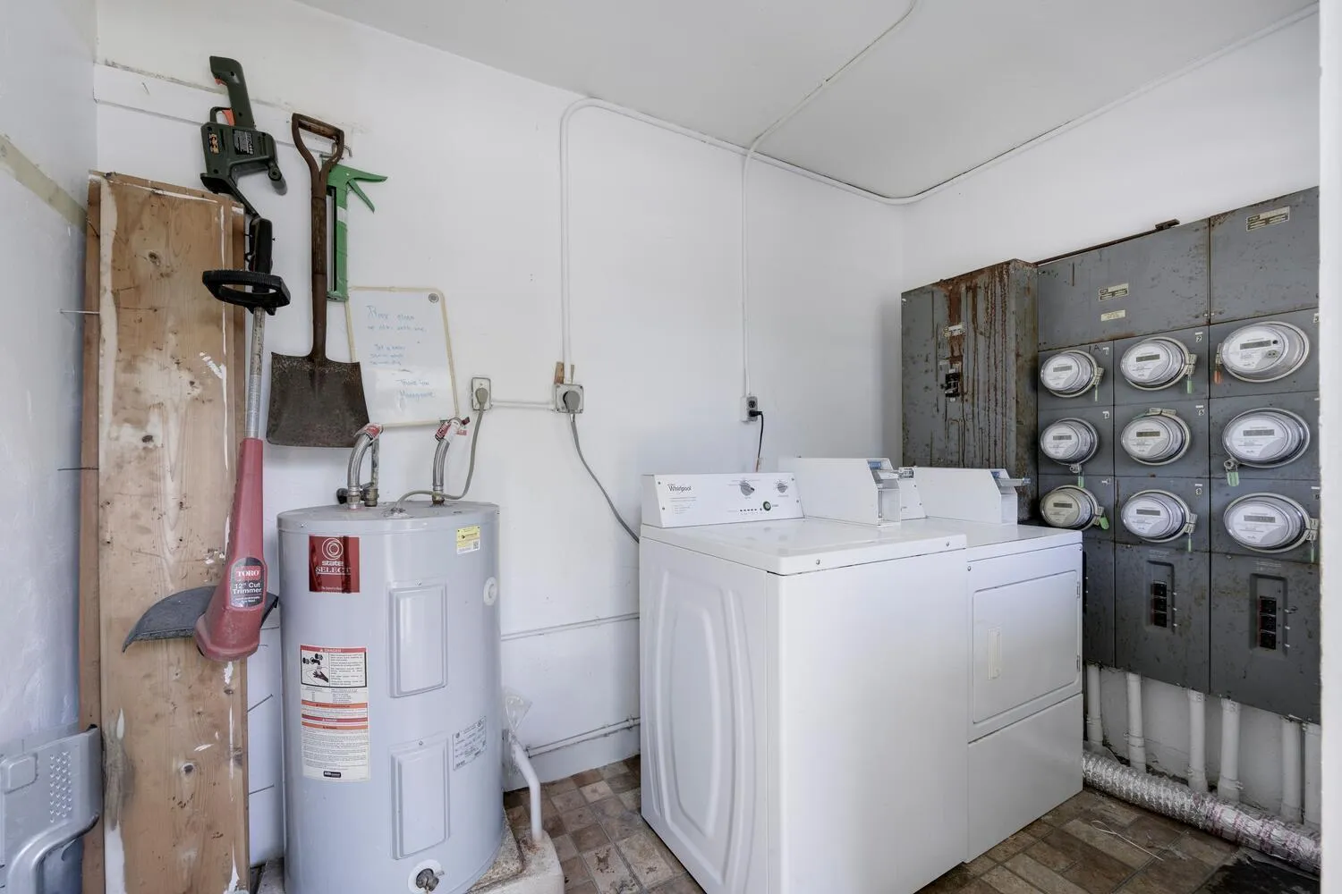 Common laundry room 1st floor. Coin operated.