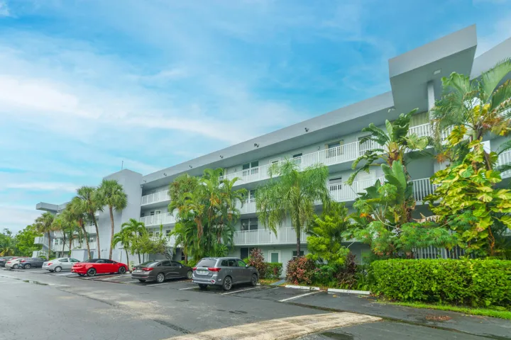 20260911 - 101 Royal Park Dr 1C - MR-3