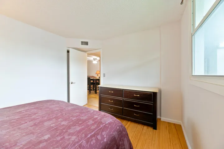 20260911 - 101 Royal Park Dr 1C - MR-21