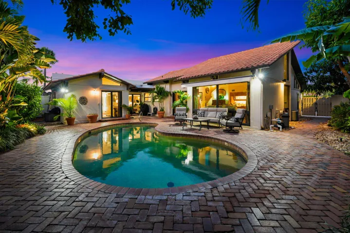 Private Spectacular Outdoor Space