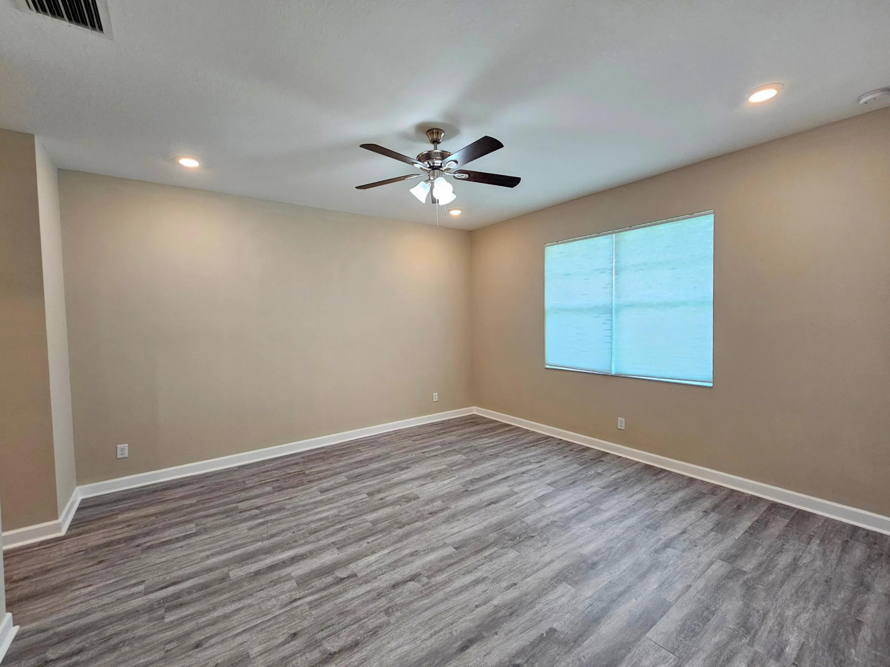 Bedroom 1 (2)