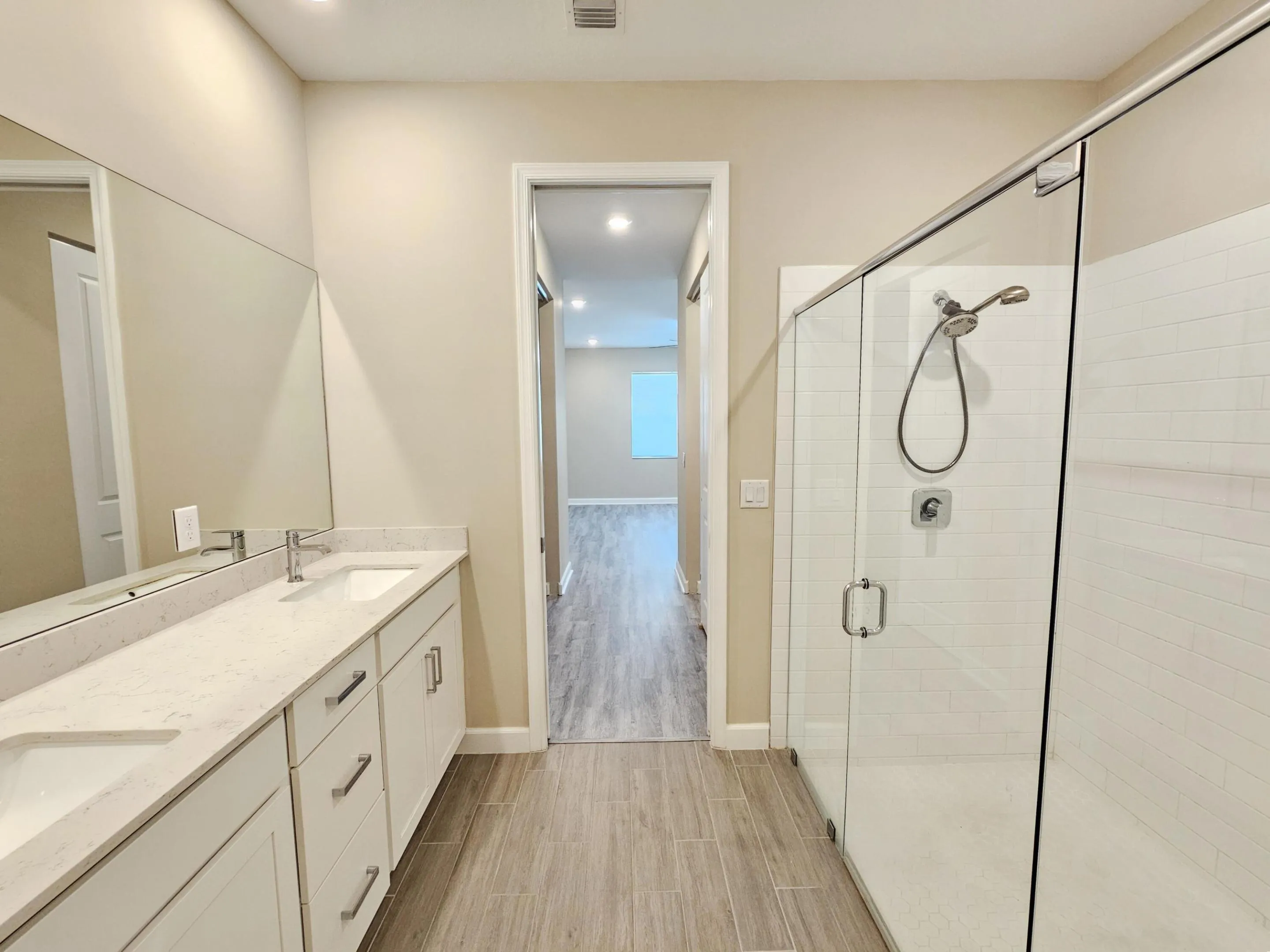 Bathroom 1 (2)