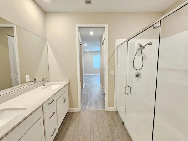 Bathroom 1 (2)
