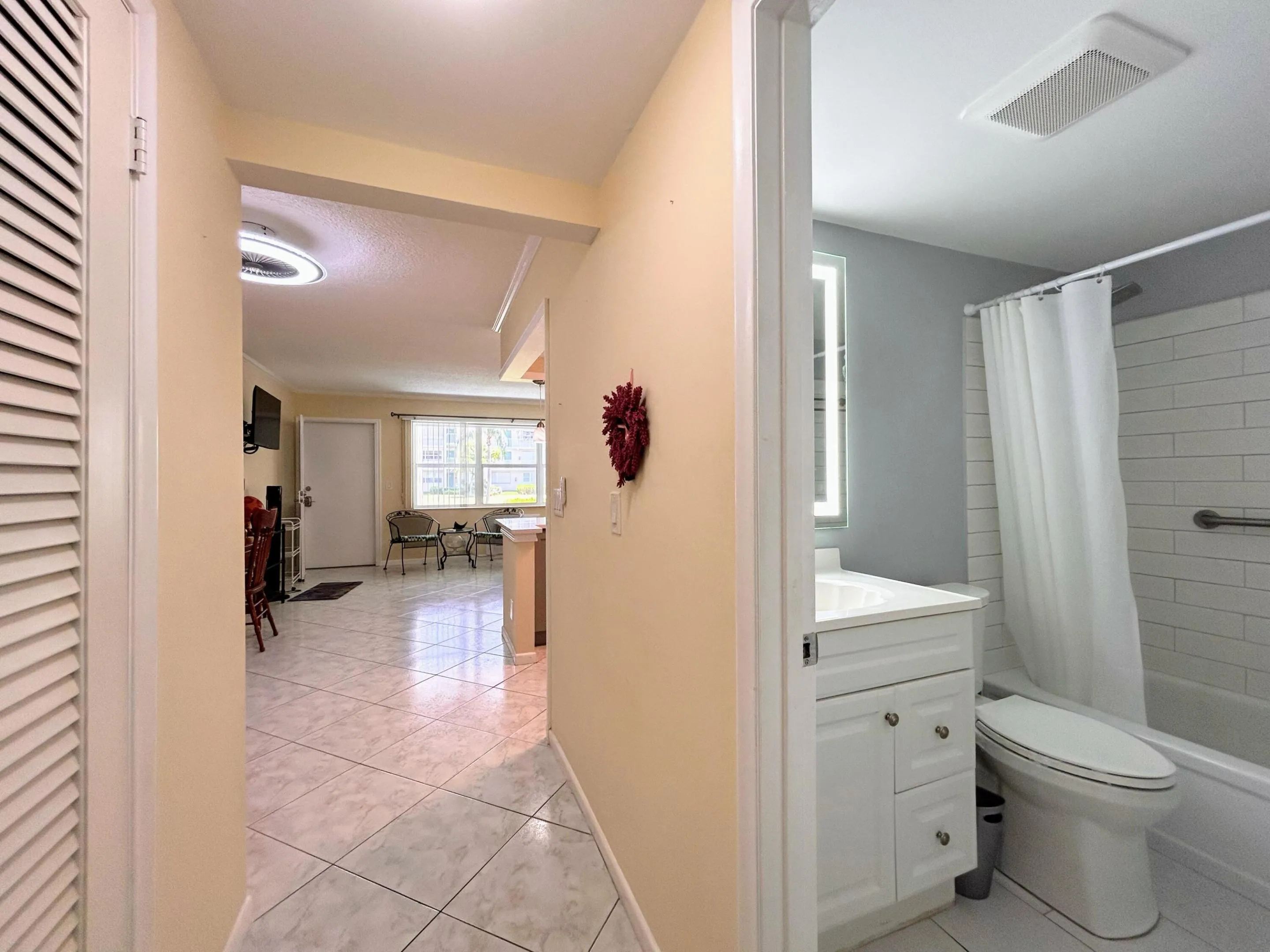 HALL WAY TO BATH & BEDROOM