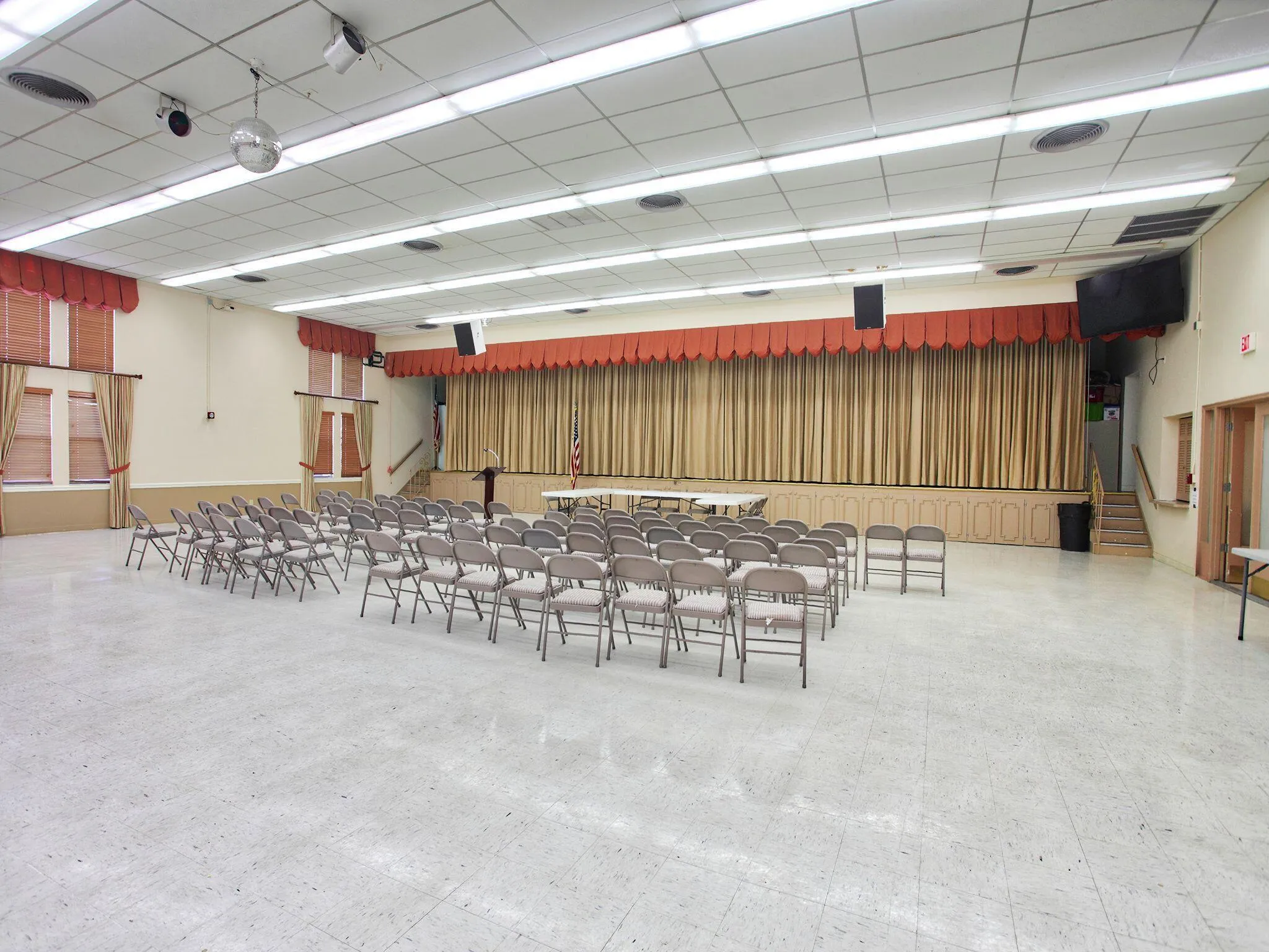 COMMUNITY ROOM