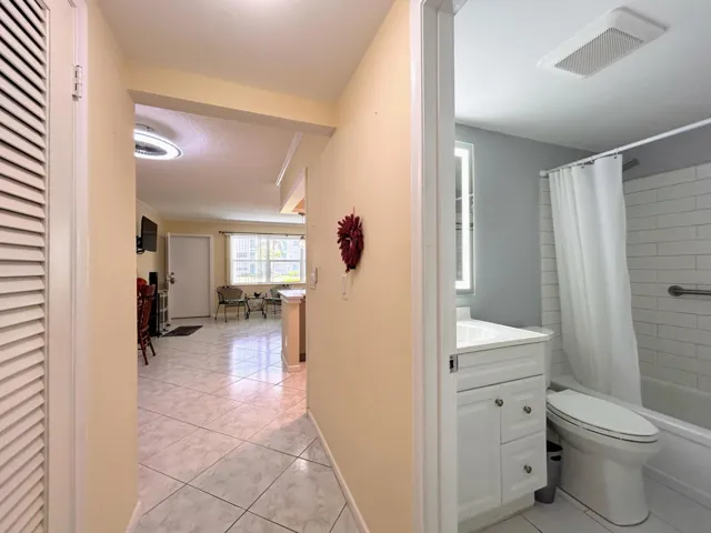 HALL WAY TO BATH & BEDROOM