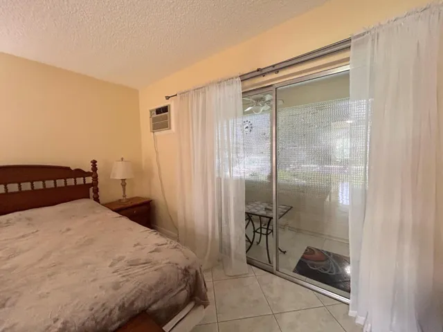 LANAI SLIDER OFF BEDROOM