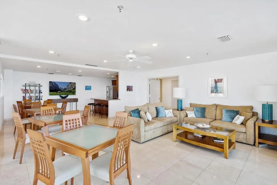 Social room has fully equipped kitchen
