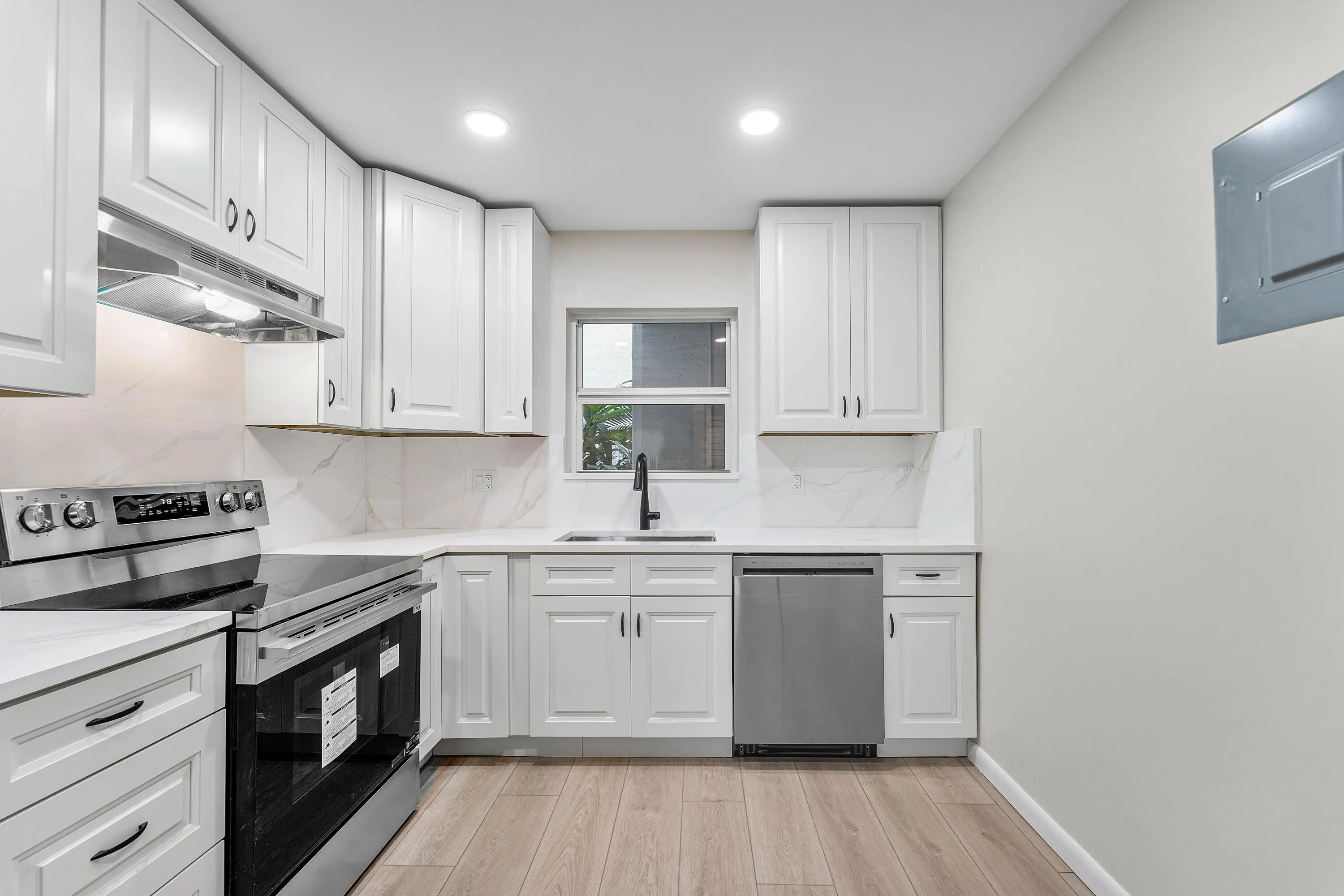 013-1212Southeast2ndCourt-103-FortLauder
