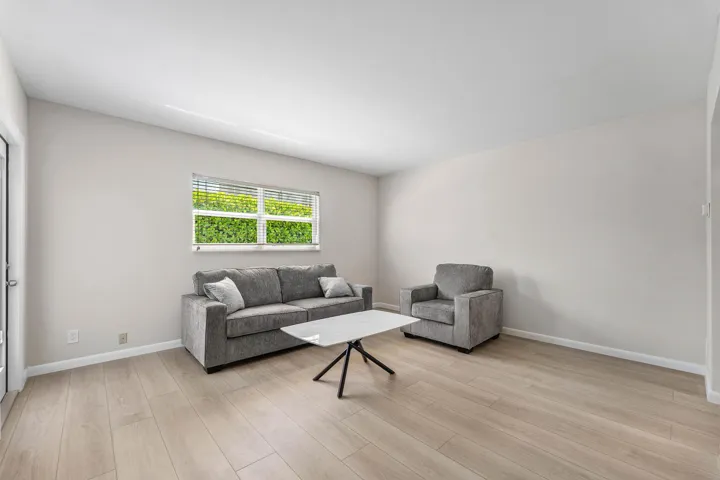 006-1212Southeast2ndCourt-103-FortLauder