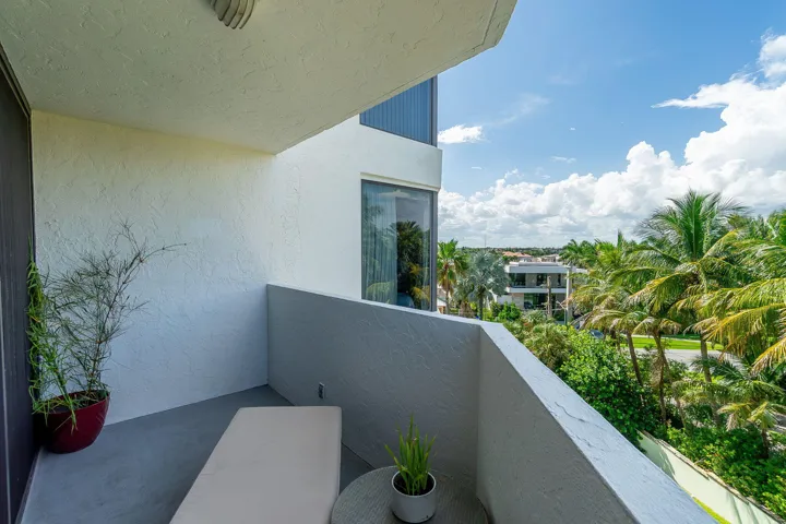 1ST FLOOR BALCONY
