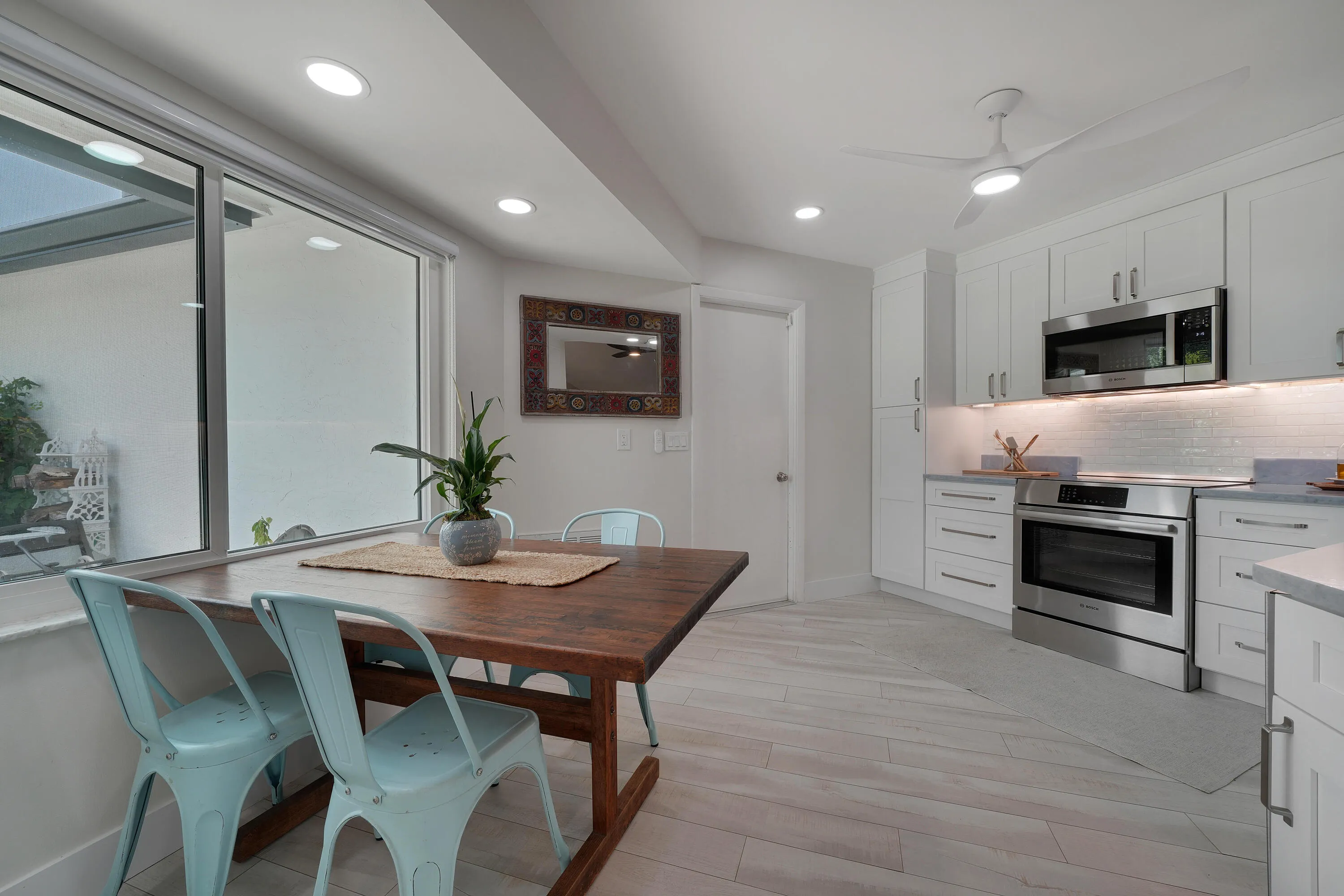Breakfast Area in Kitchen