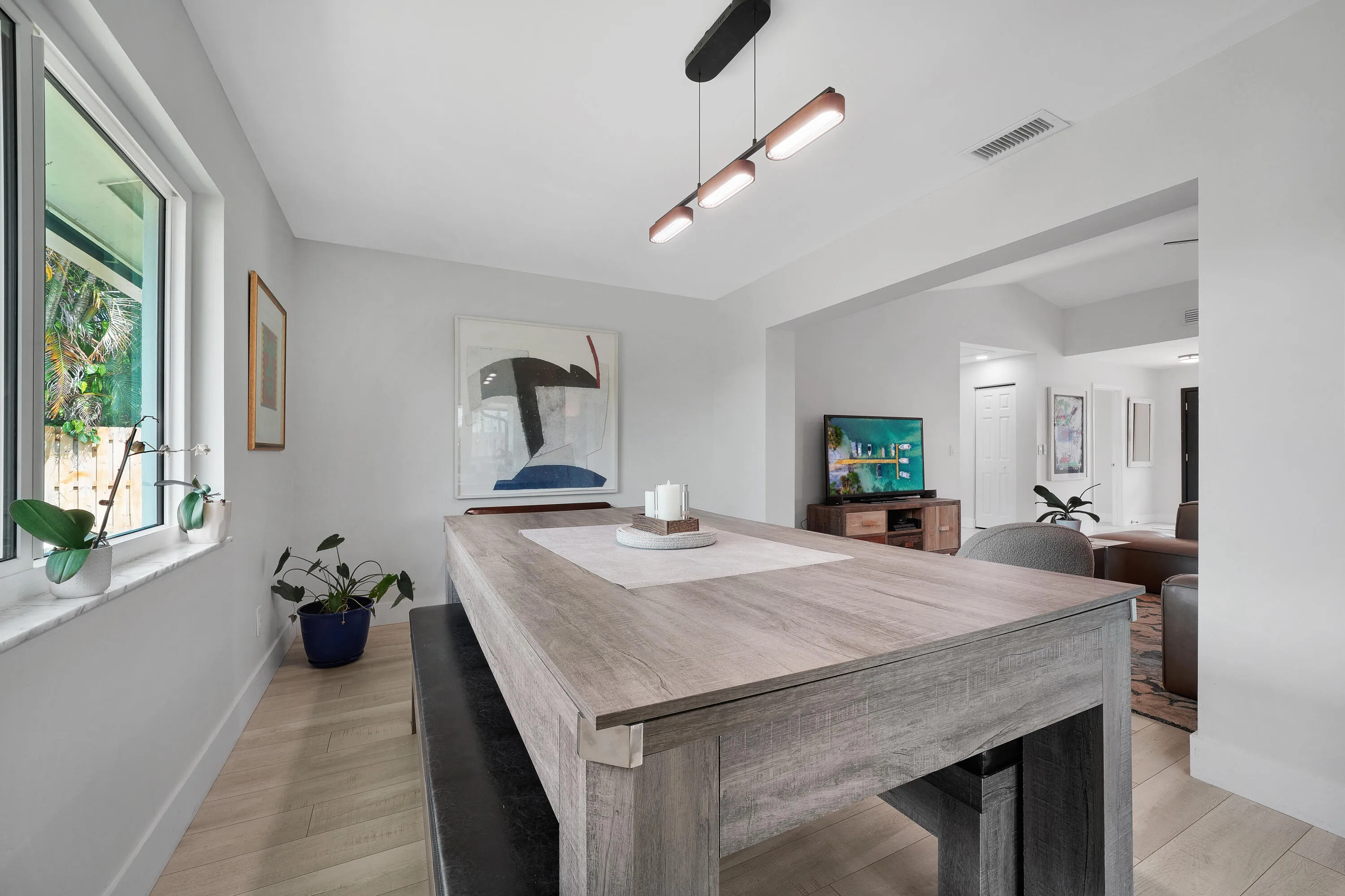 Florida / Dining / Clubroom to Living Room