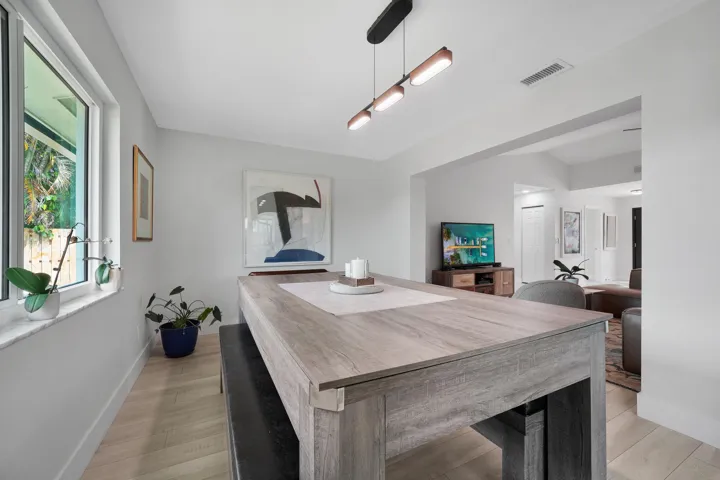 Florida / Dining / Clubroom to Living Room