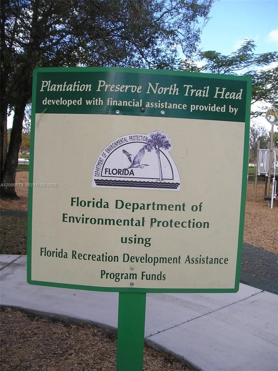 Plantation Preserve nature trail next door to Hawthorne Village
