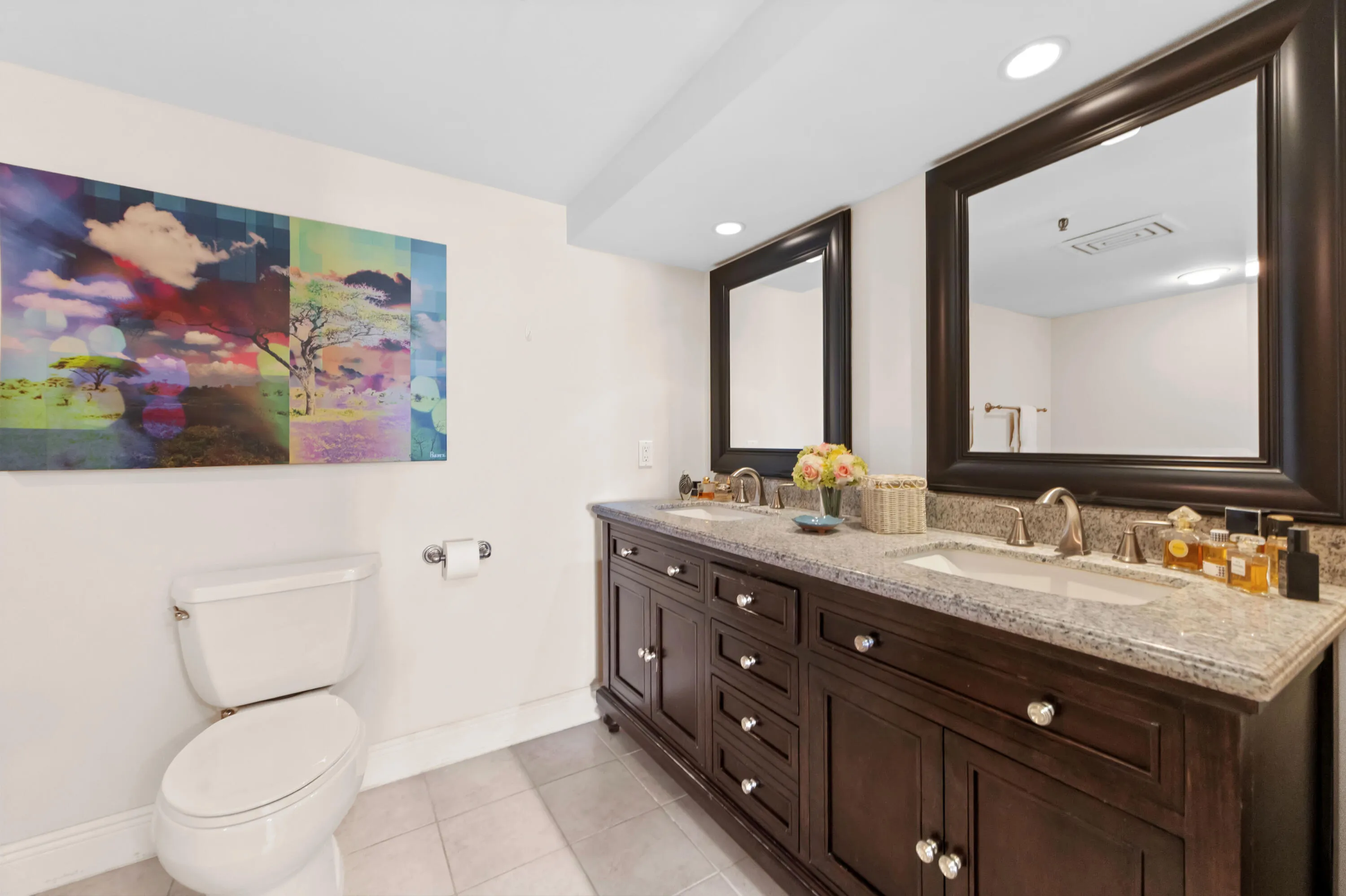 18 Bathroom 02