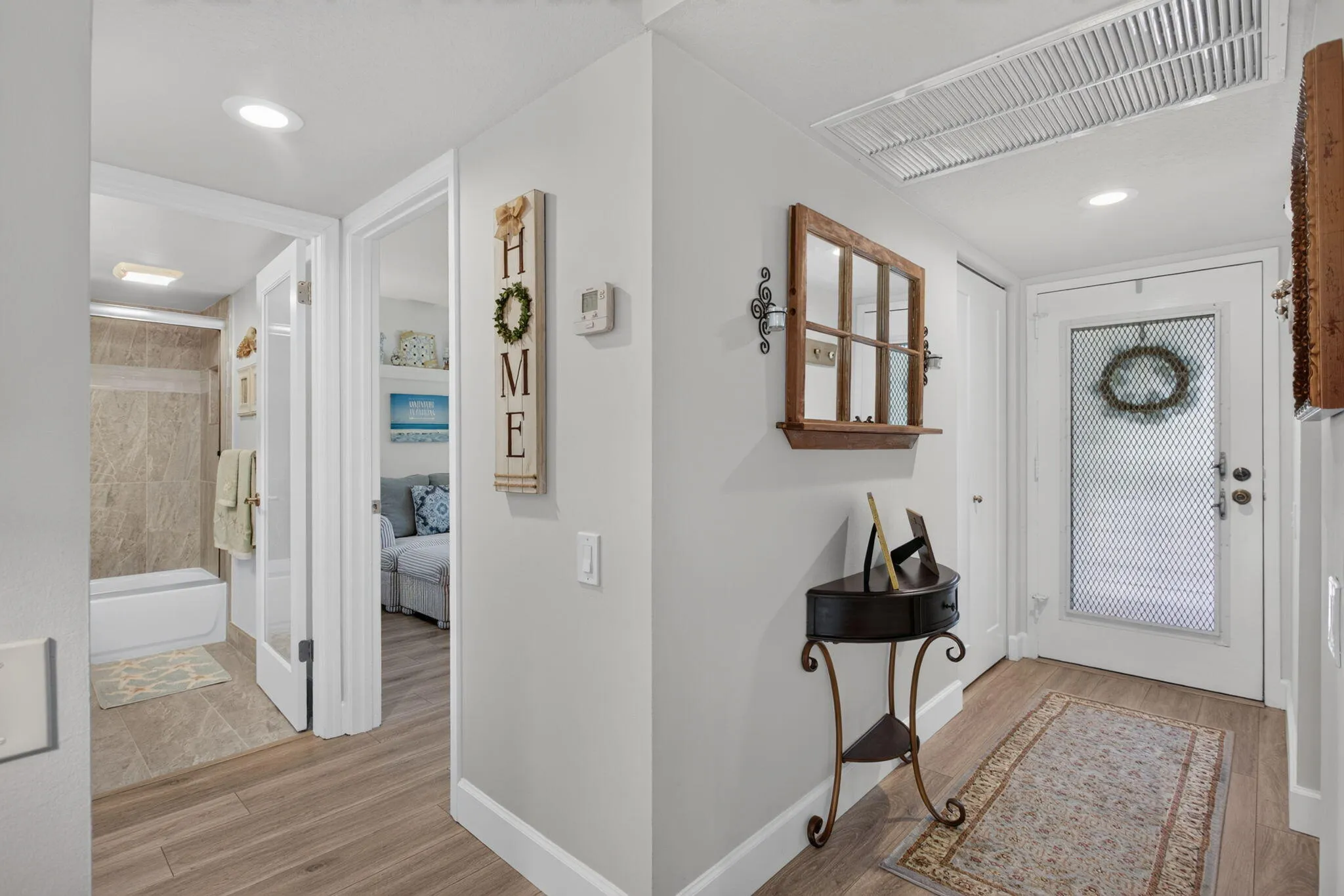 FOYER TO GUEST BEDROOM & BATHROOM