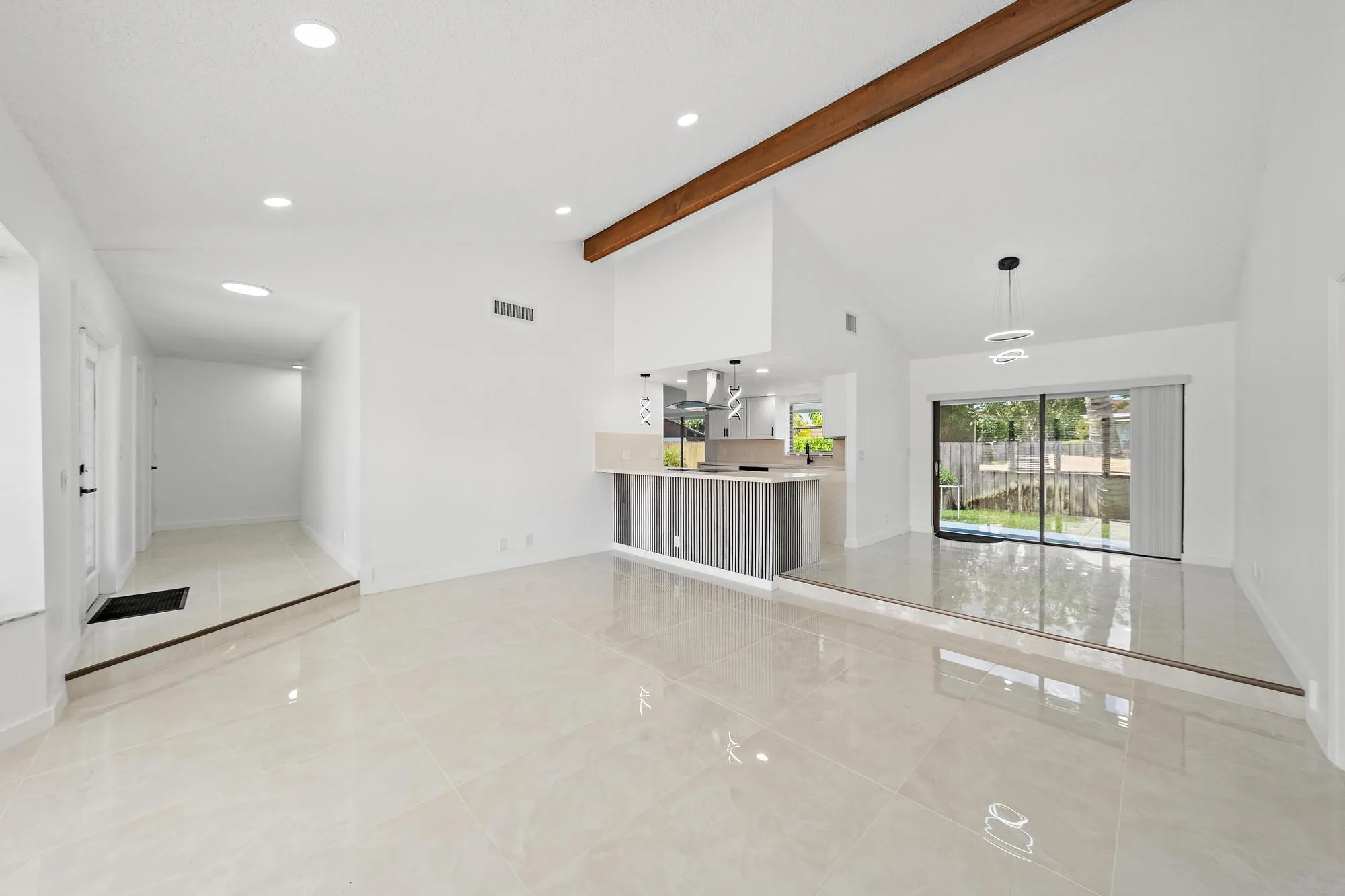 1633 Woods Bend Rd-5
