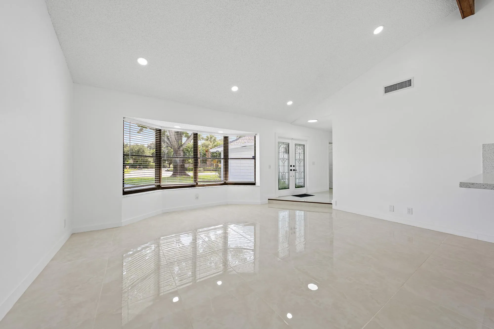 1633 Woods Bend Rd-12