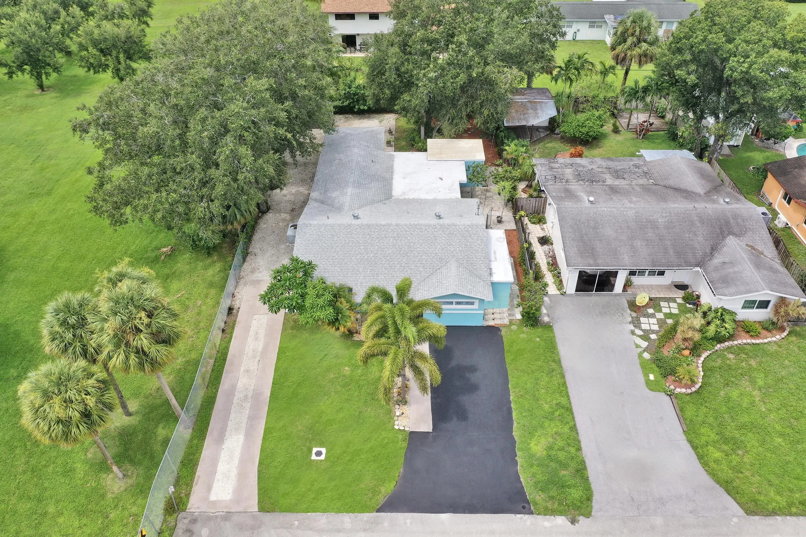 Aerial. Front overhead