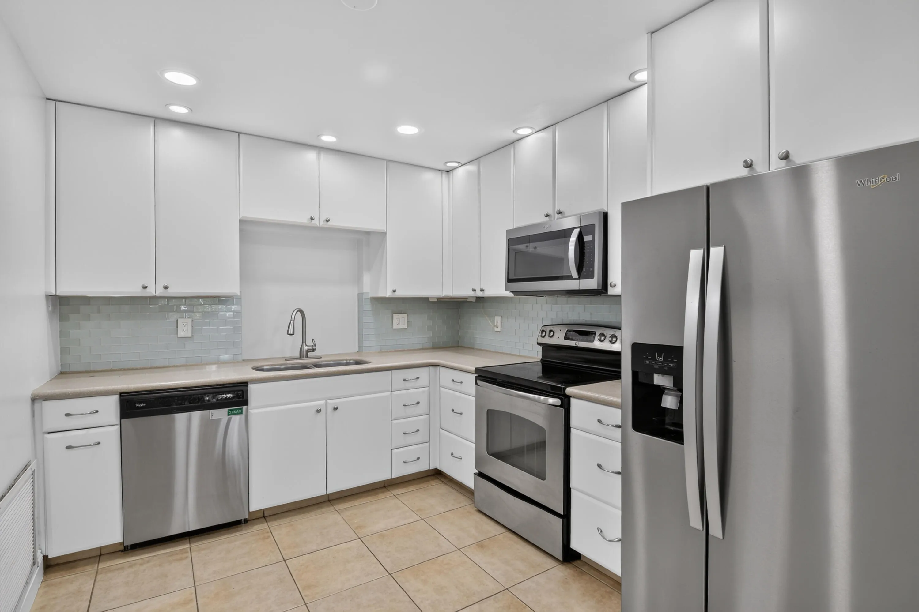 19-3400-NE-5th-Ave-19