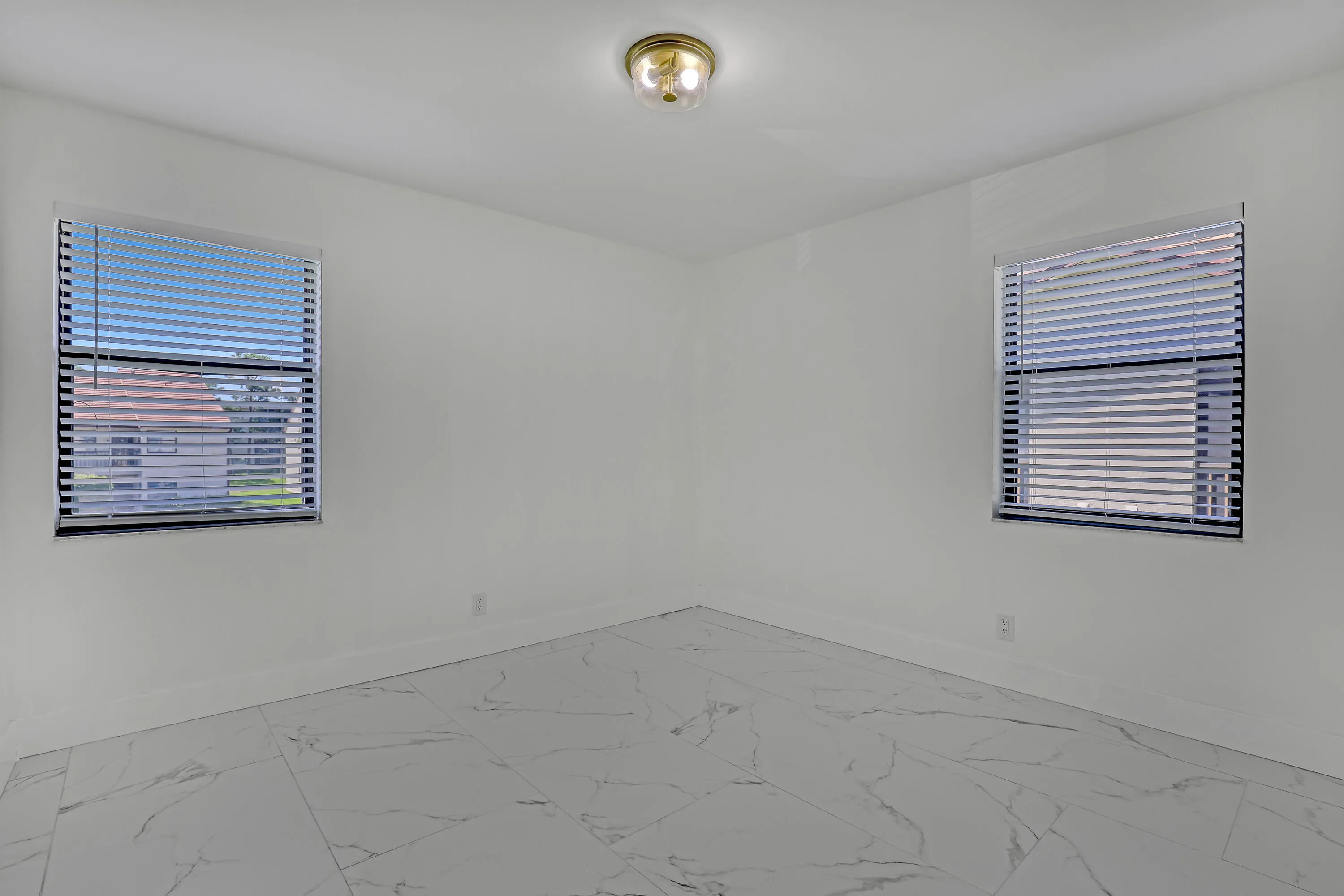 A second bedroom, ready for visitors or home office