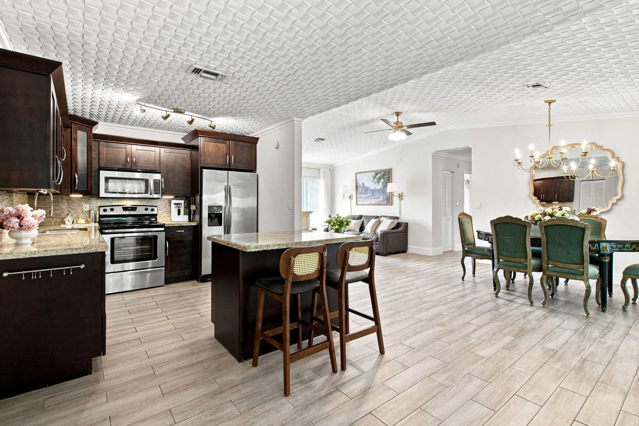 9-web-or-mls-3130-n-72nd-terrace