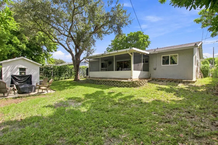 23-web-or-mls-3130-n-72nd-terrace
