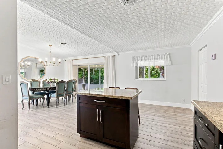 12-web-or-mls-3130-n-72nd-terrace