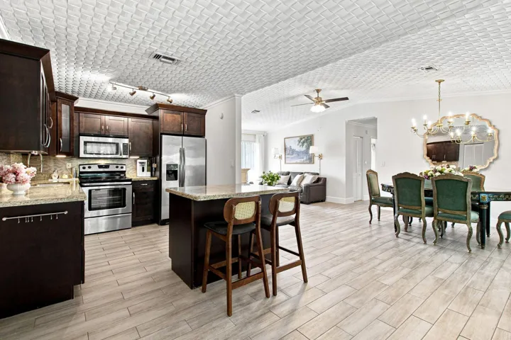 9-web-or-mls-3130-n-72nd-terrace