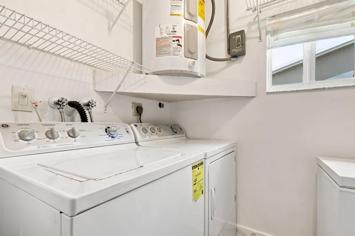 20-web-or-mls-3130-n-72nd-terrace