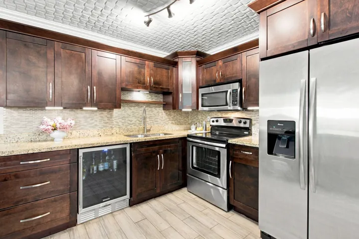 10-web-or-mls-3130-n-72nd-terrace