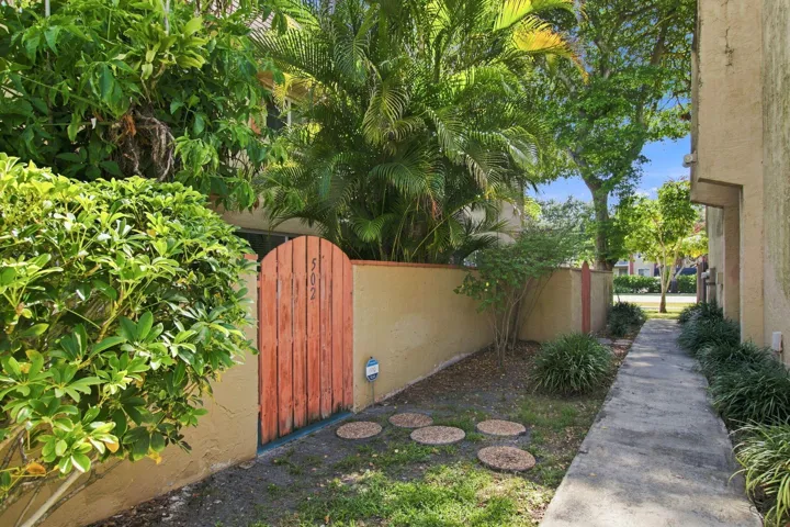 24-web-or-mls-7175-nova-dr-502