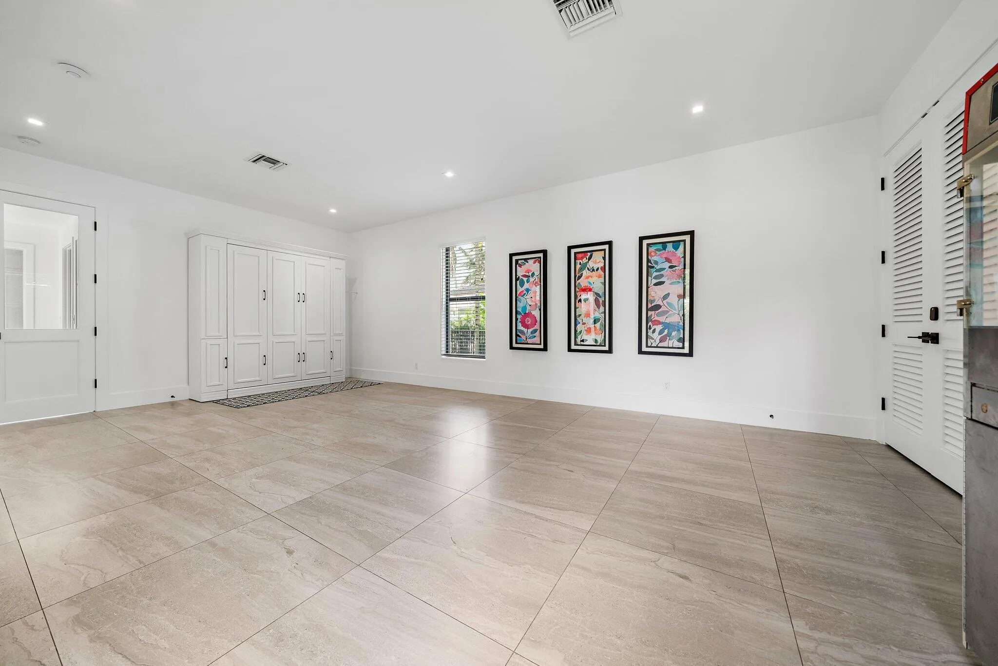 Game Room & Murphy Bed