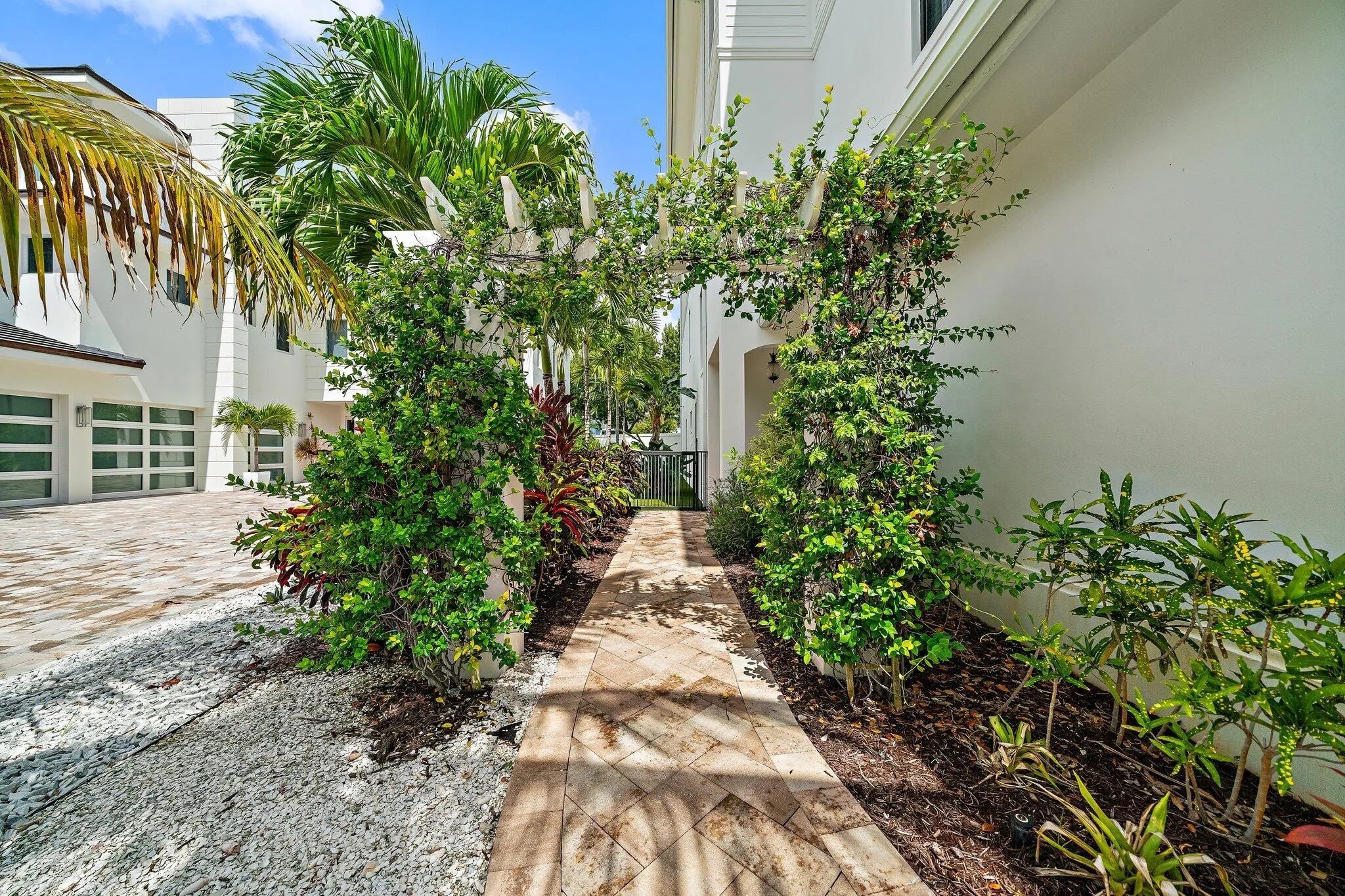 032-481OceanRidgeWay-JunoBeach-SMALL