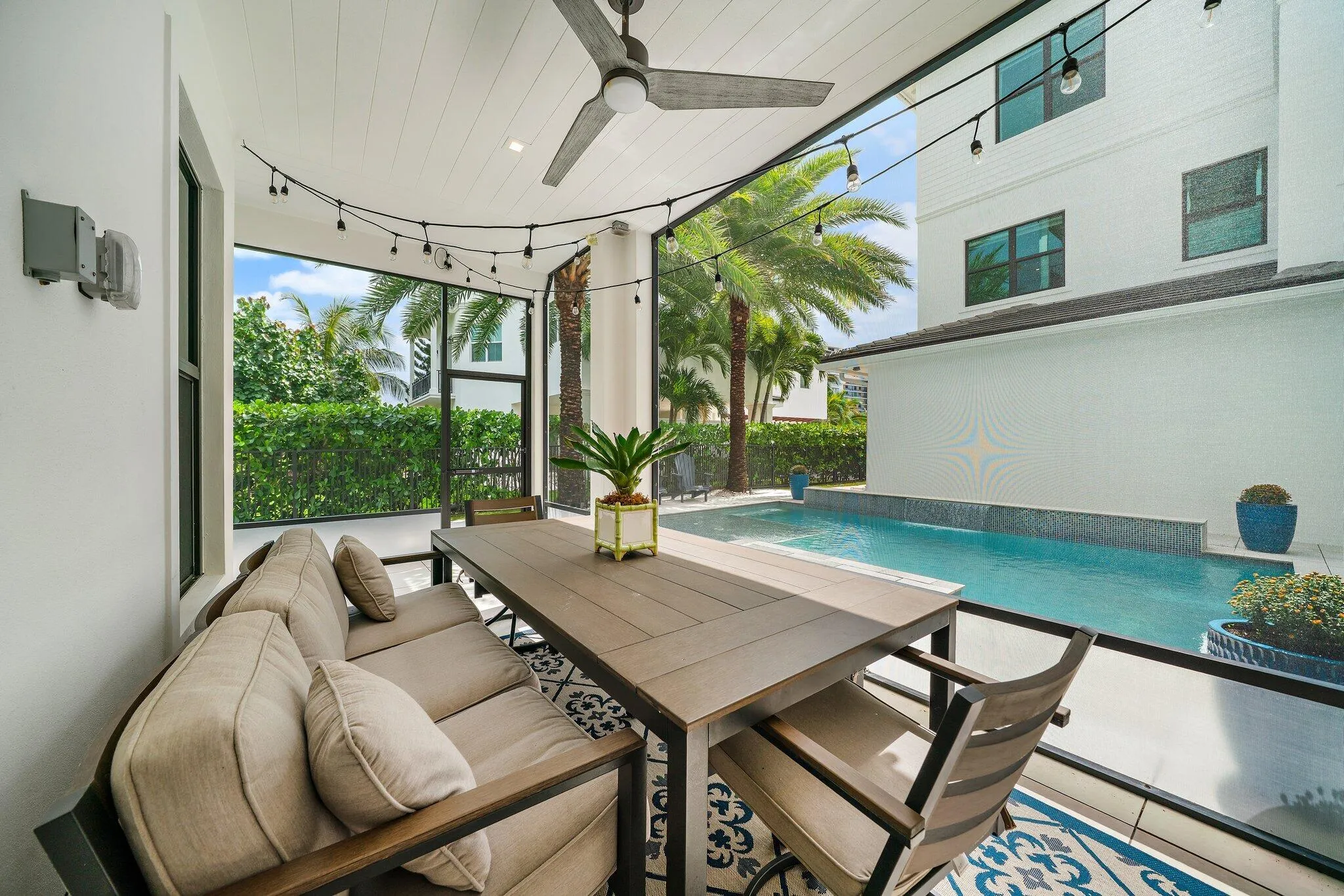 Screened Patio/Pool