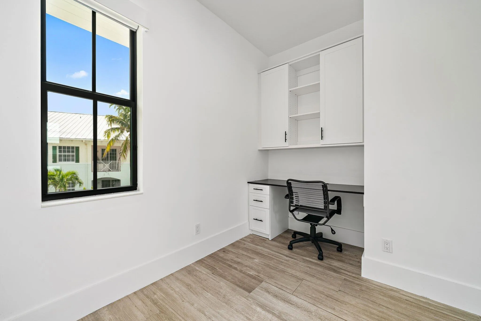 Built in desk in 2nd Level Bedroom
