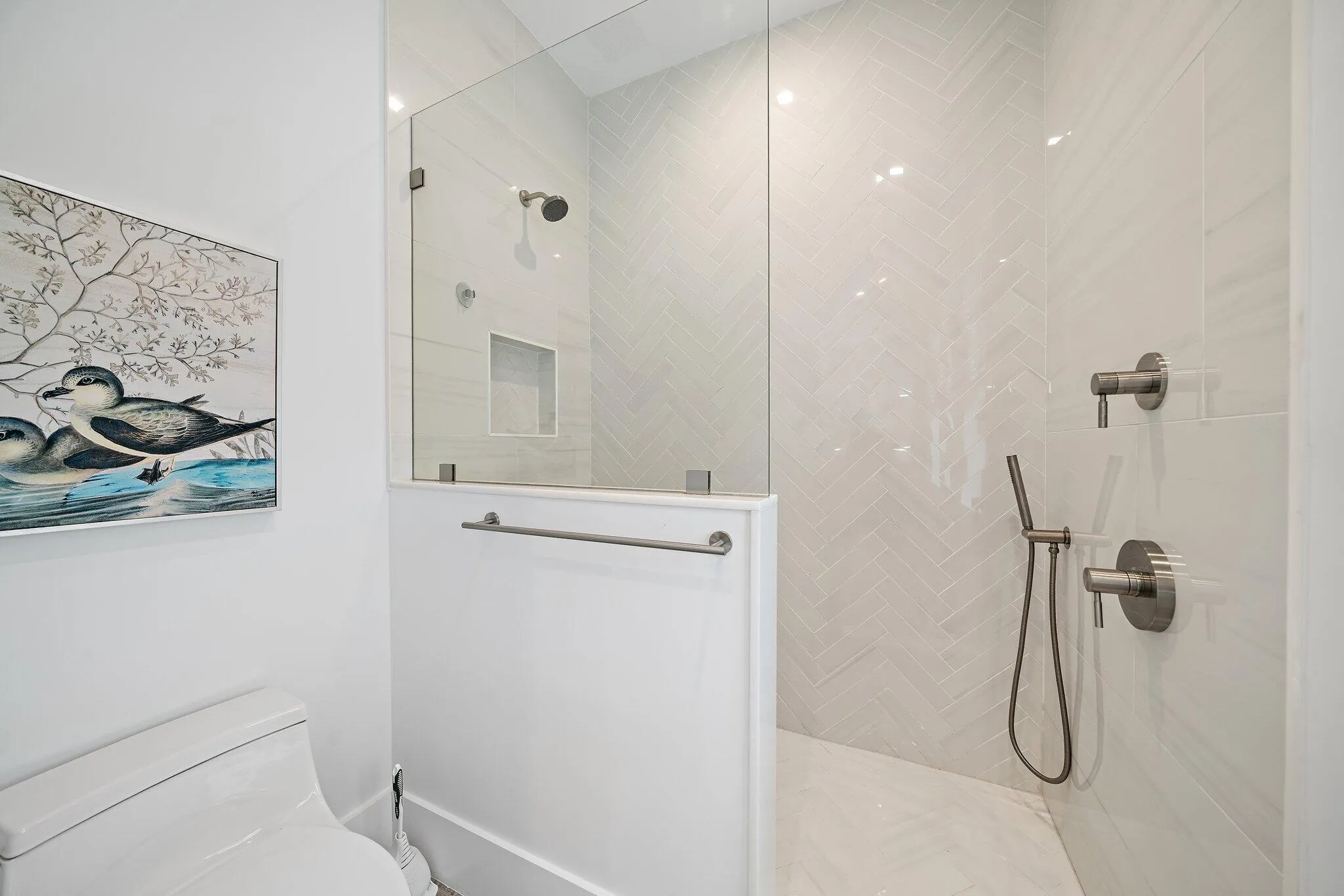 2nd Level Bathroom (2)