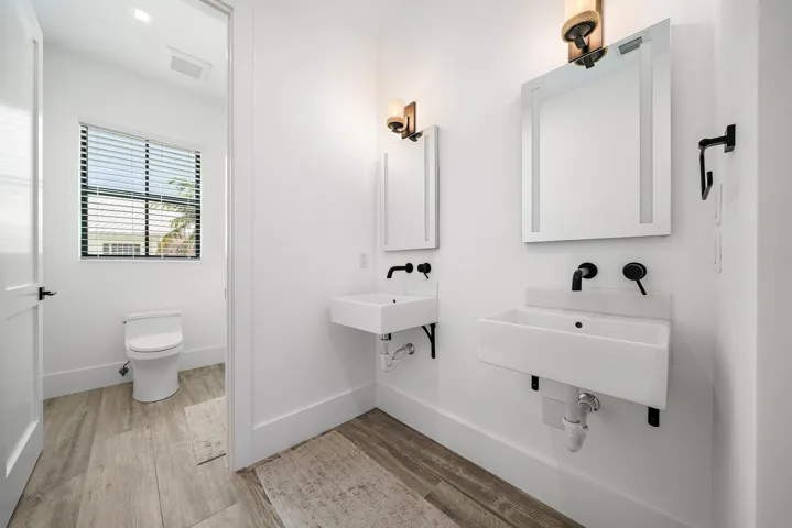 2nd Level Bath