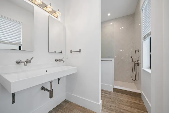 2nd Level Bathroom (2)