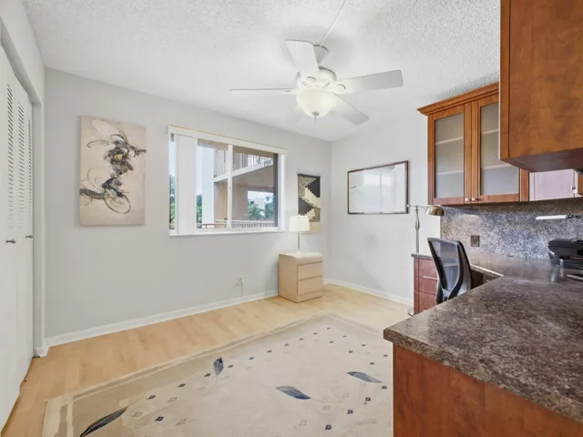 Guest Bedroom - Home Office