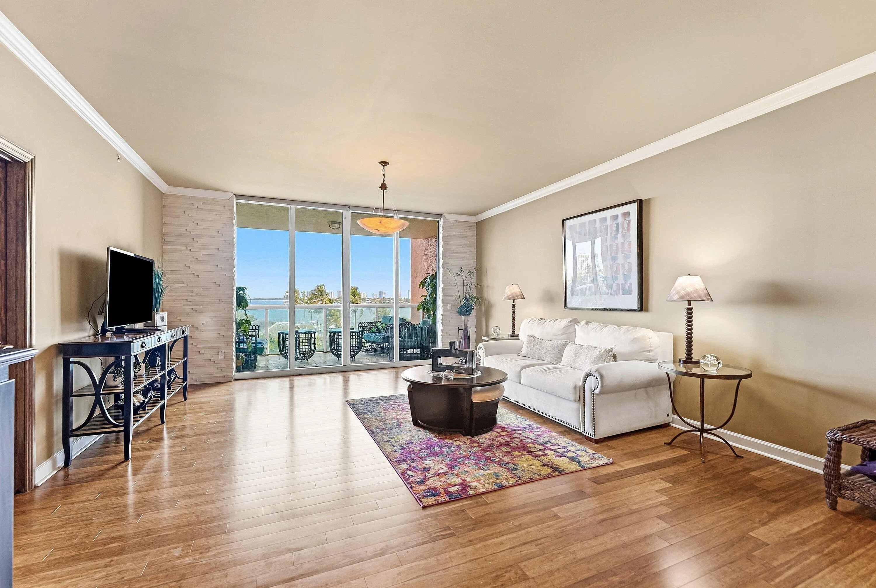 Wood Floors & Crown Molding