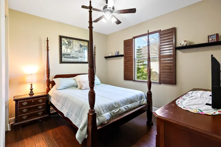 Guest bedroom