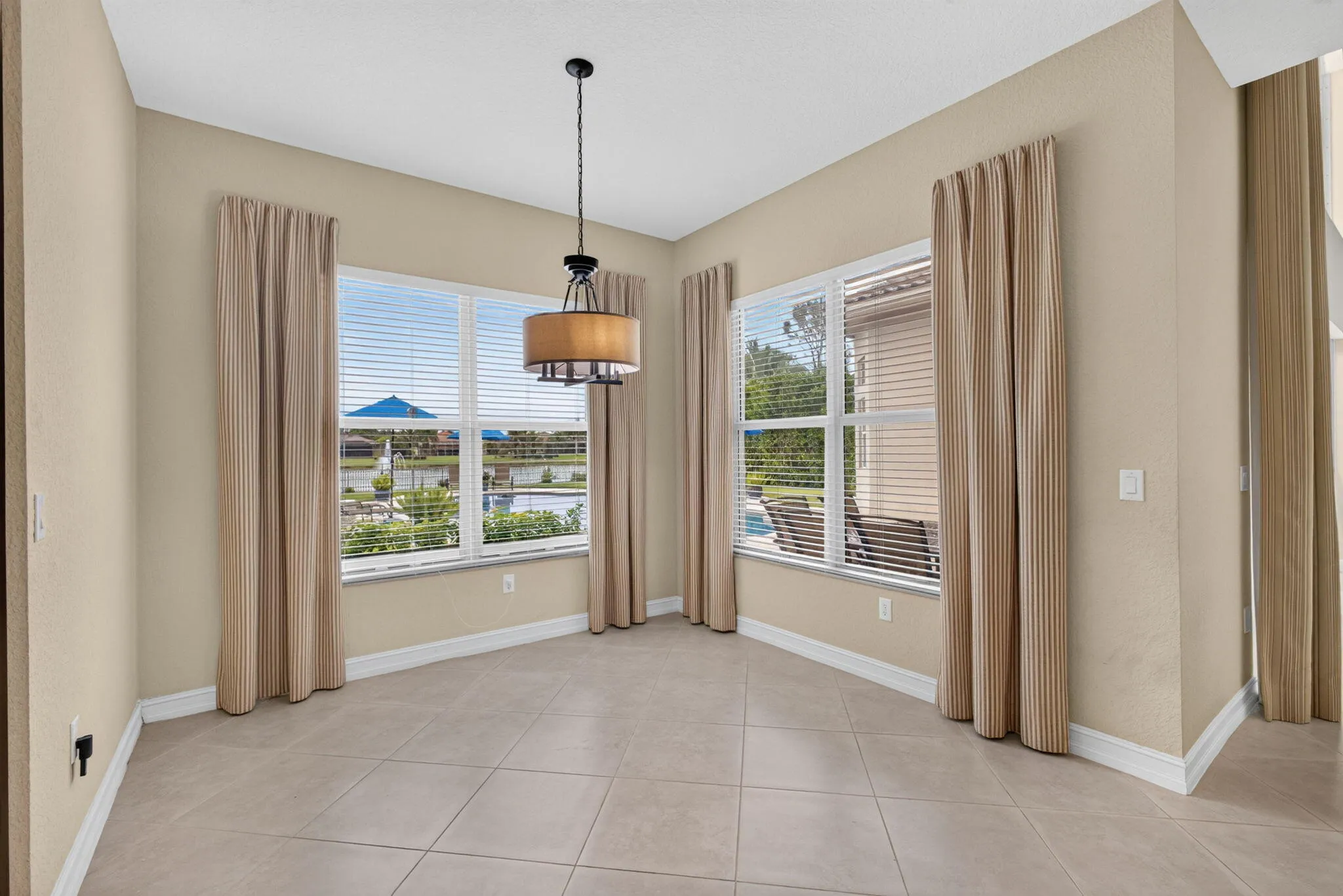 Breakfast nook