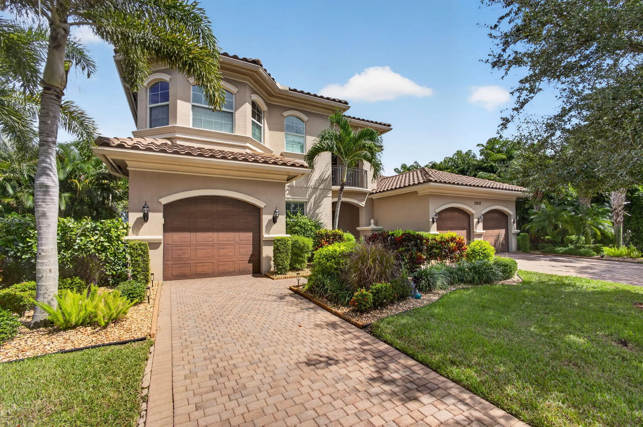 2 driveways. 3 ar garage